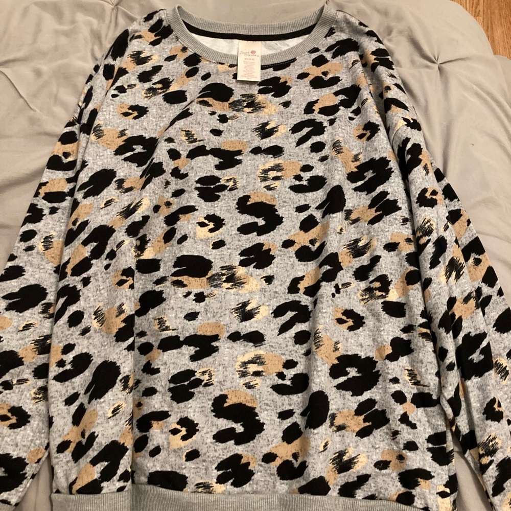 brand new size 0-2 walmart shirt